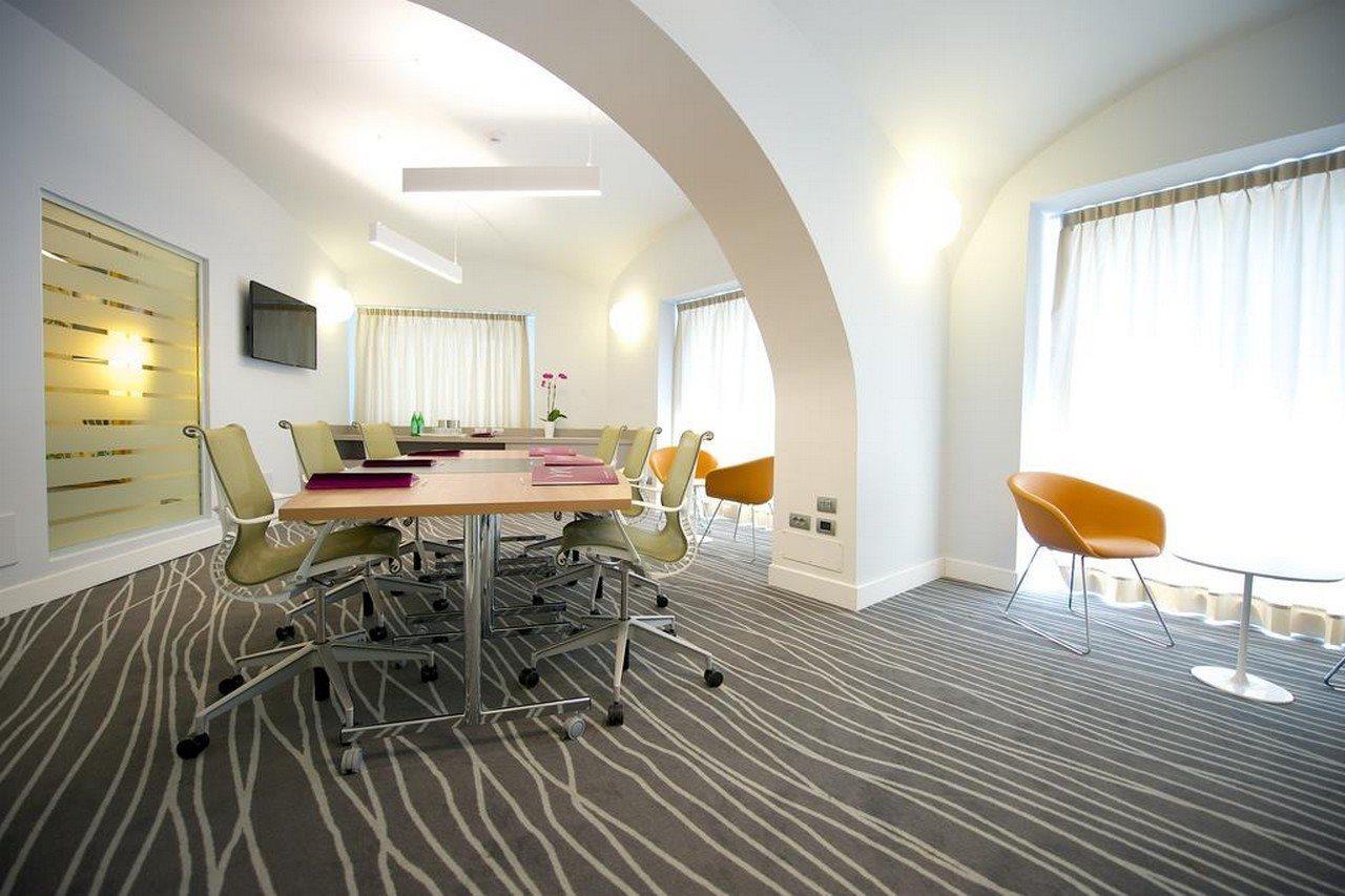 Mercure Napoli Centro Angioino Esterno foto