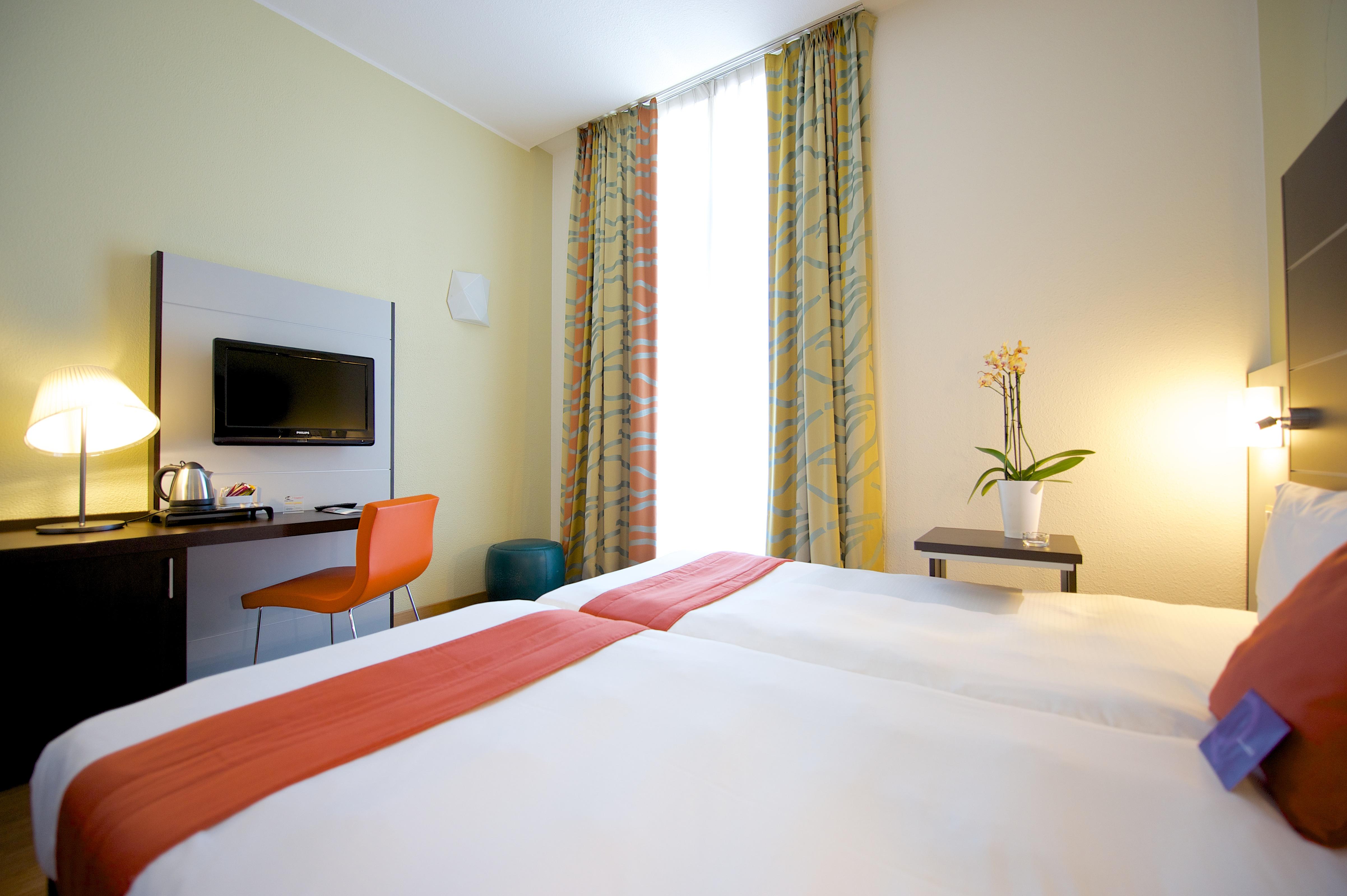 Mercure Napoli Centro Angioino Esterno foto