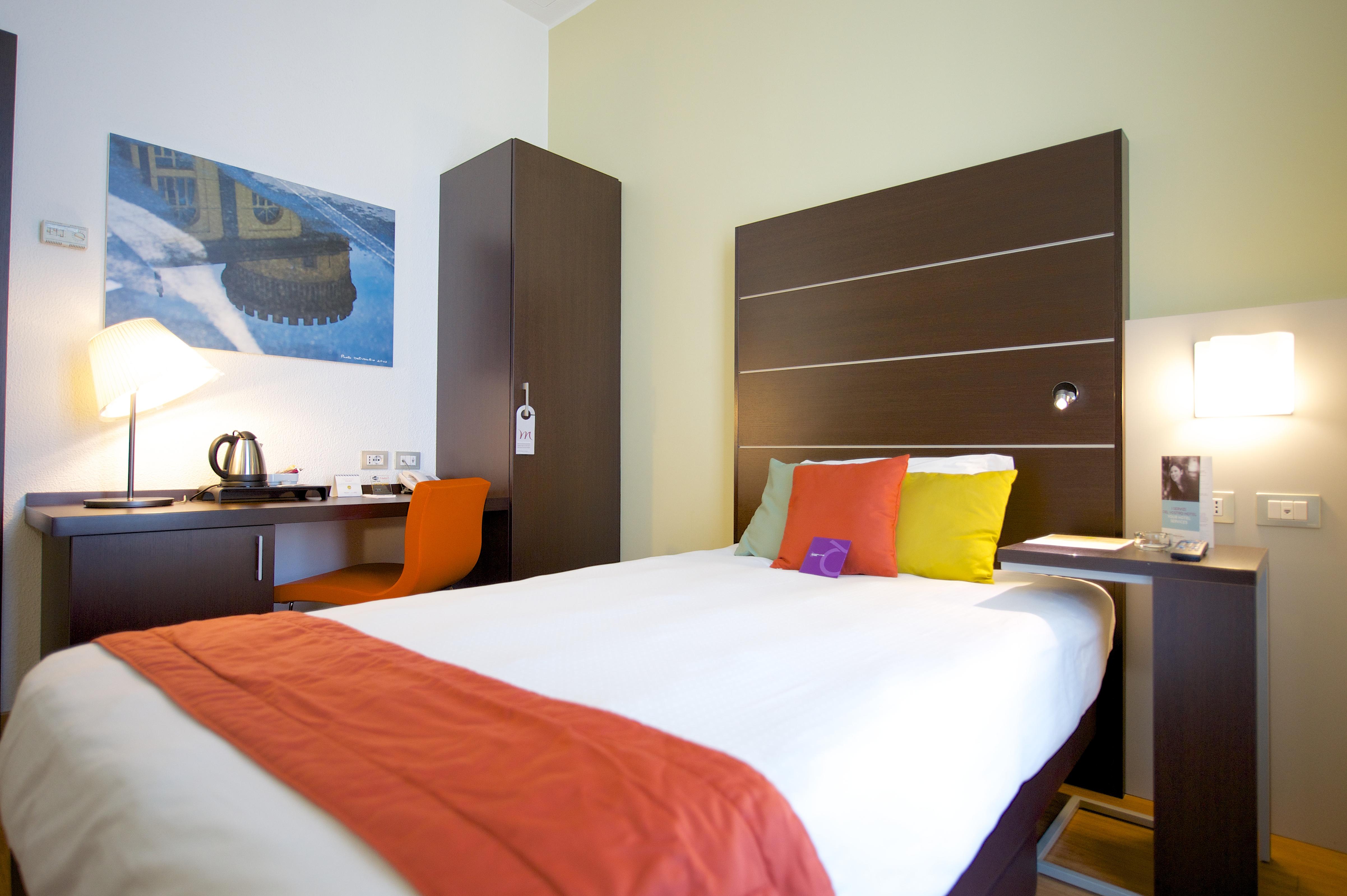 Mercure Napoli Centro Angioino Esterno foto