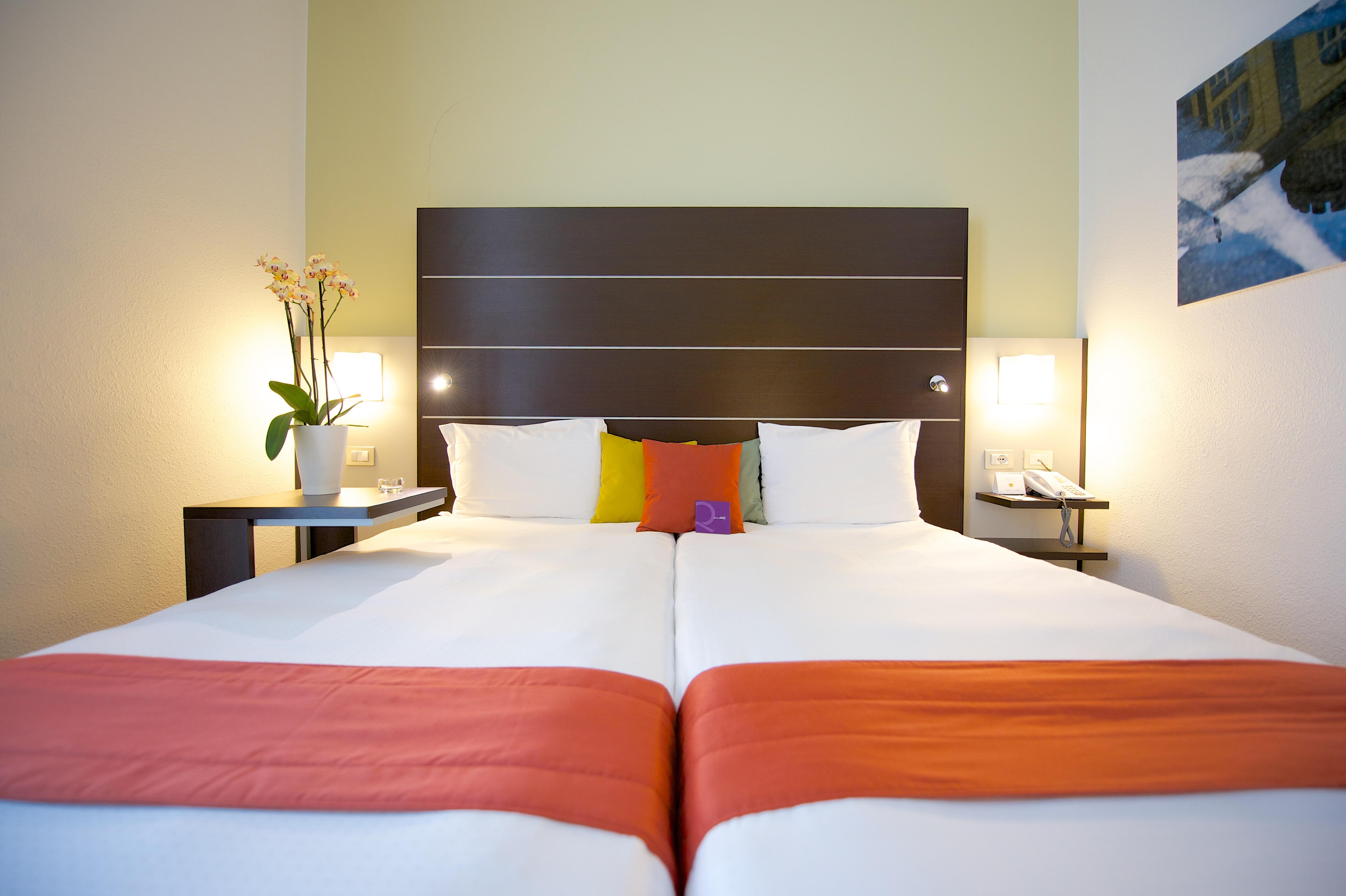 Mercure Napoli Centro Angioino Esterno foto
