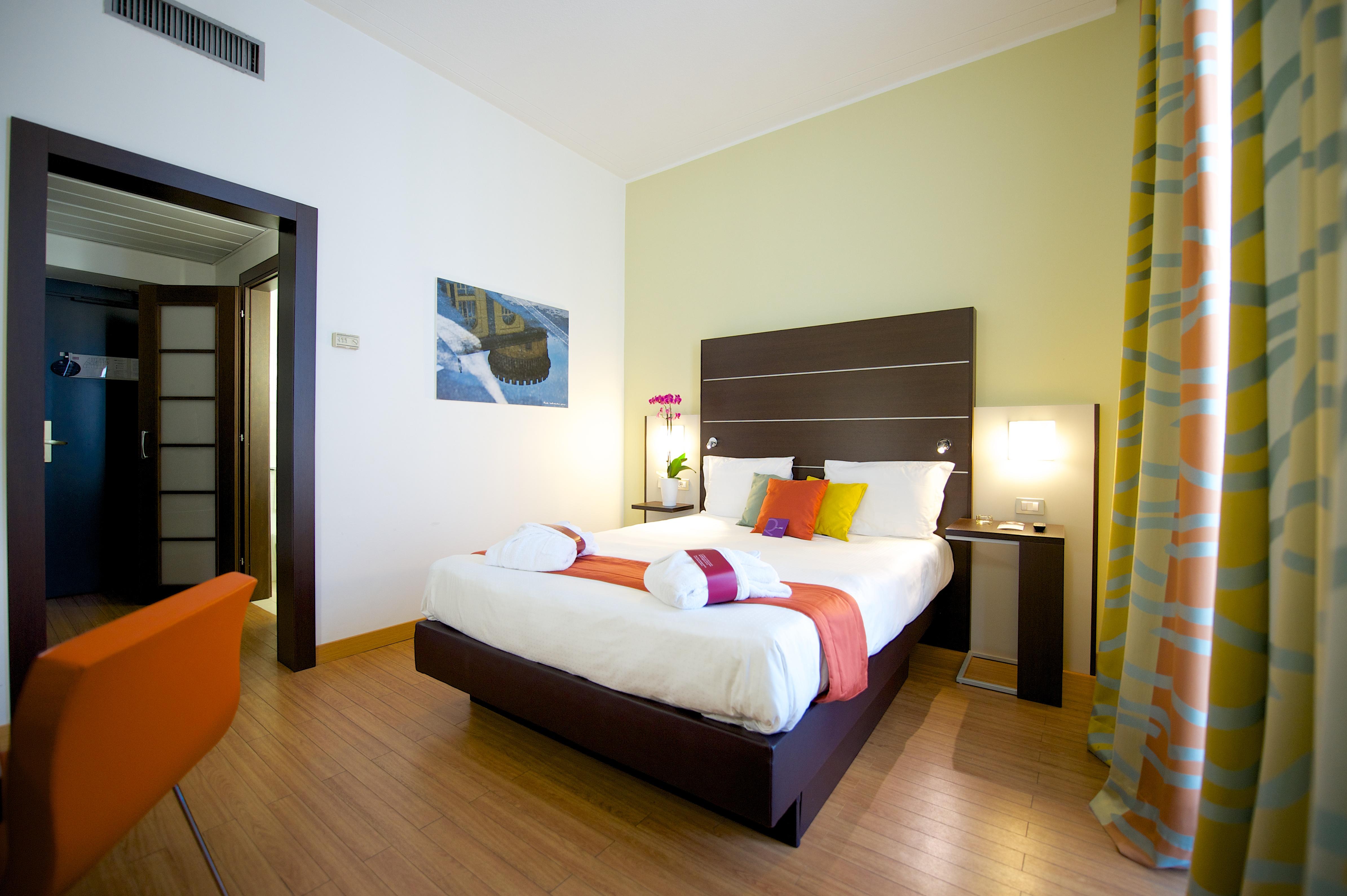 Mercure Napoli Centro Angioino Esterno foto