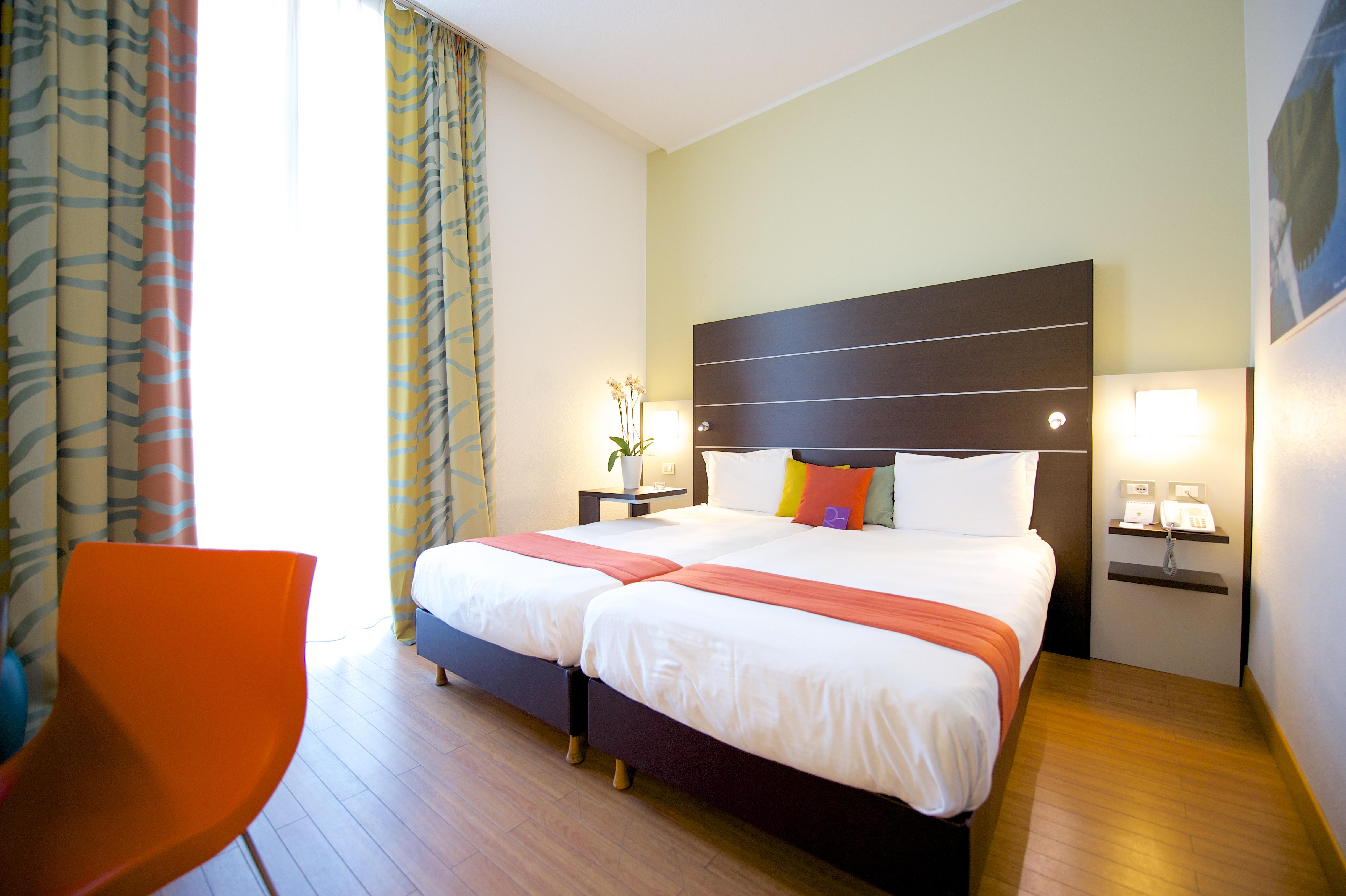 Mercure Napoli Centro Angioino Esterno foto