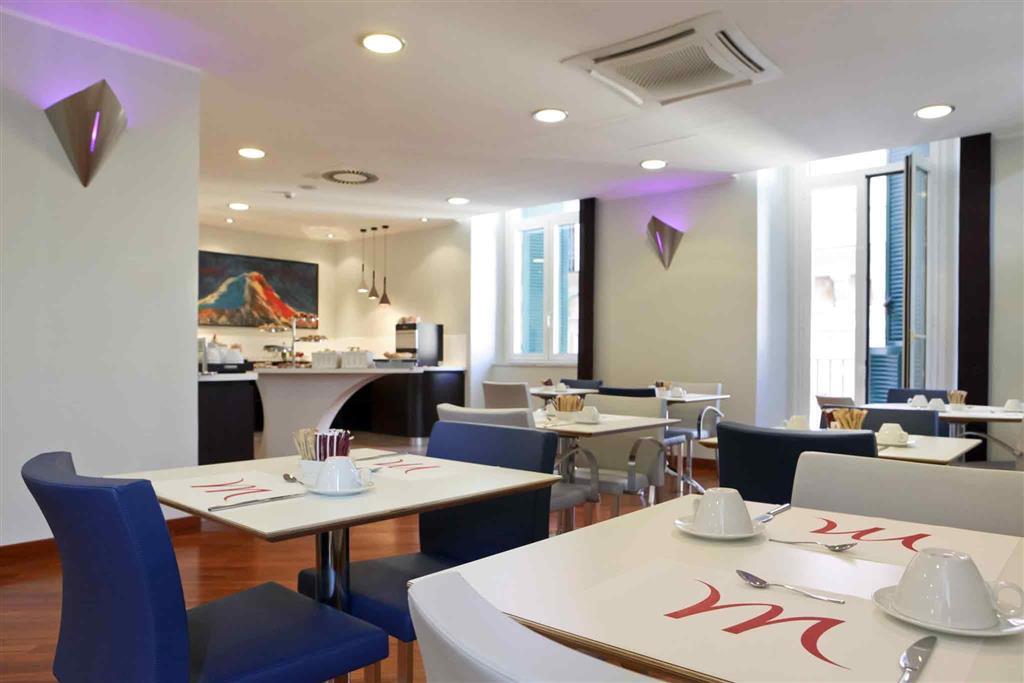 Mercure Napoli Centro Angioino Esterno foto