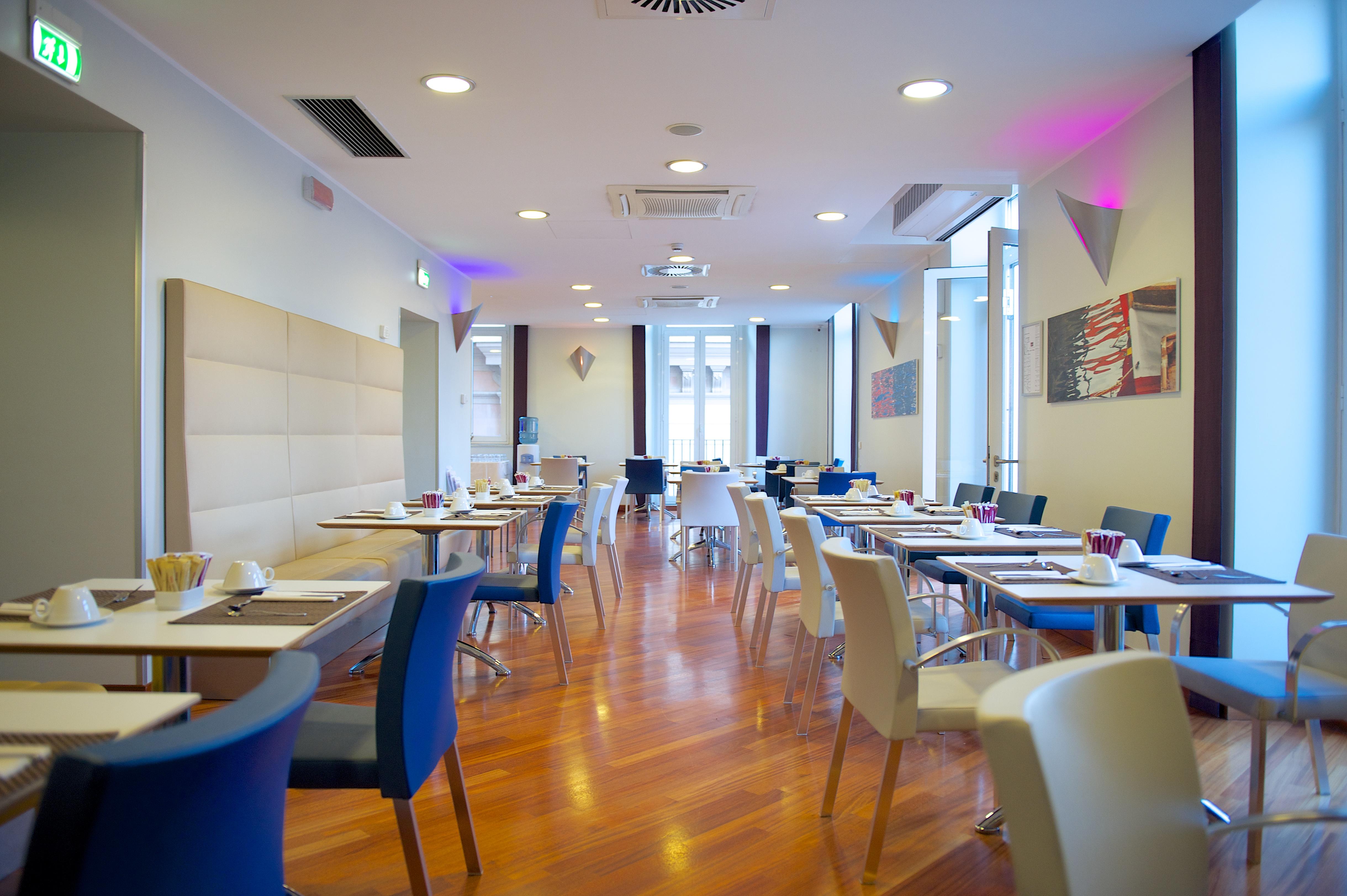 Mercure Napoli Centro Angioino Esterno foto