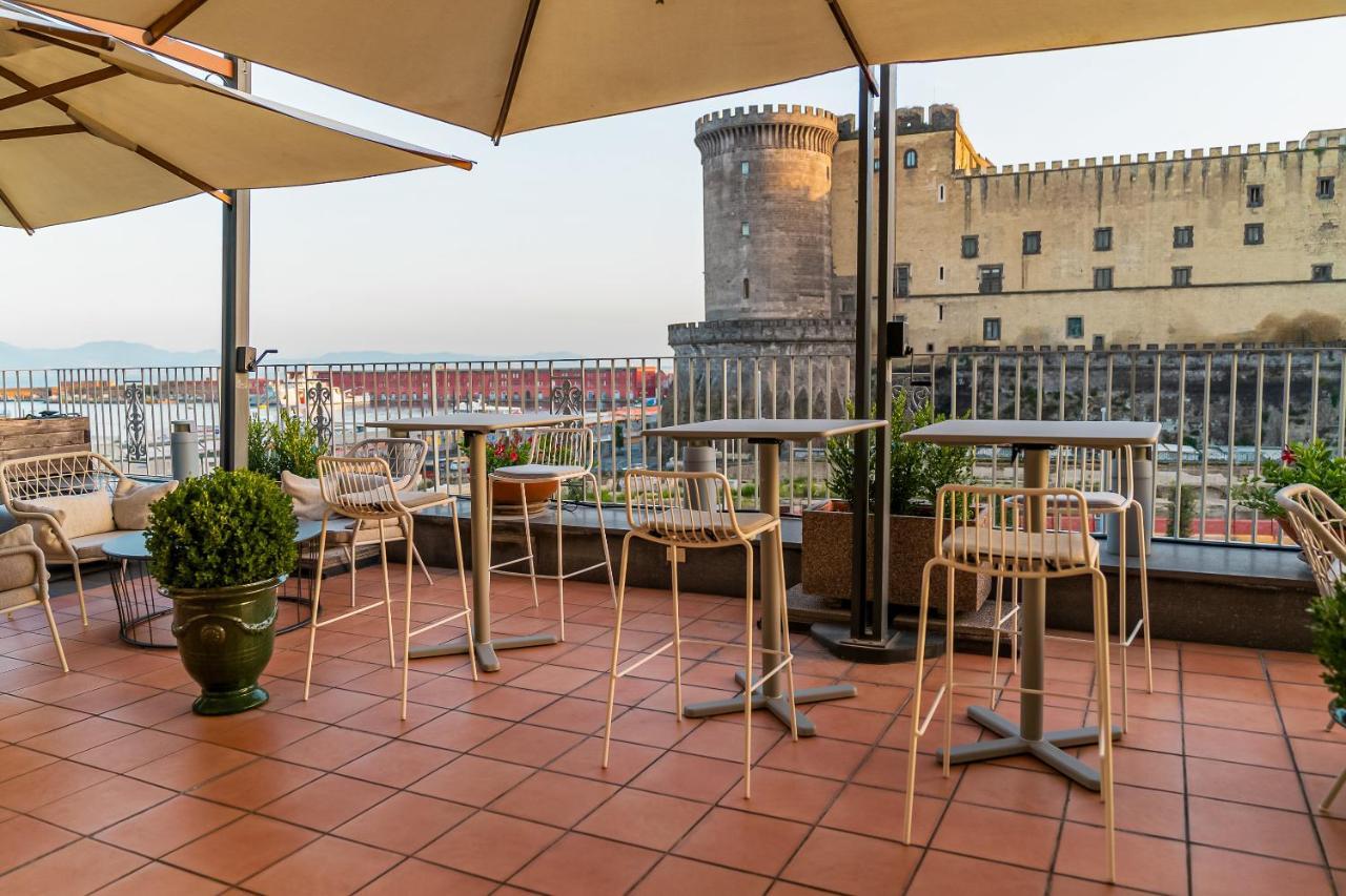 Mercure Napoli Centro Angioino Esterno foto