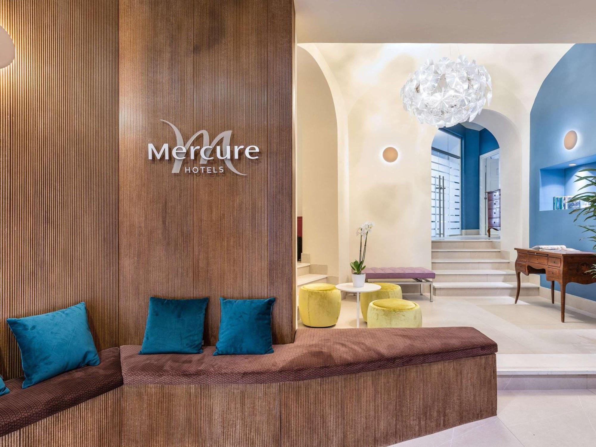 Mercure Napoli Centro Angioino Esterno foto