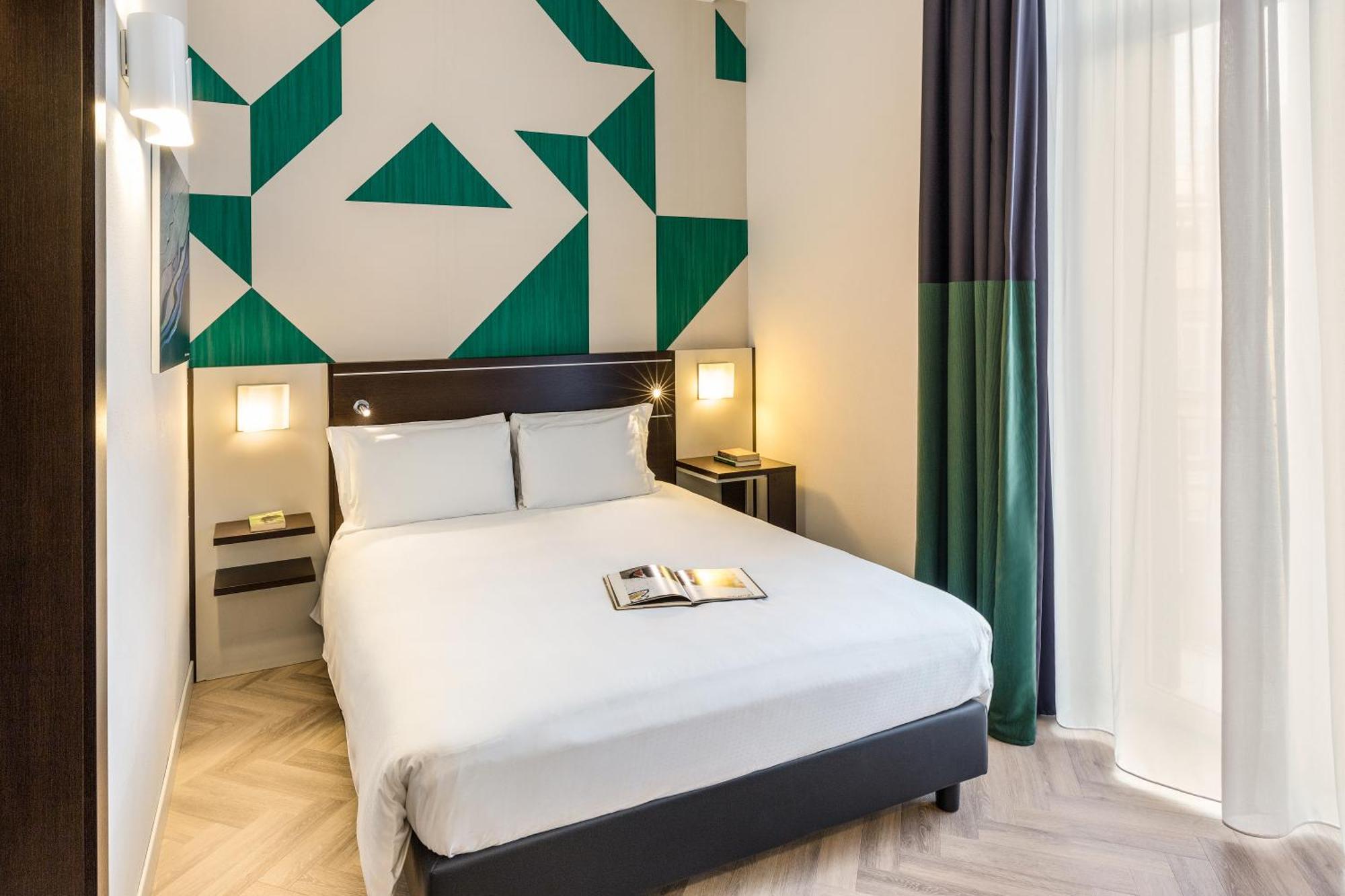 Mercure Napoli Centro Angioino Esterno foto