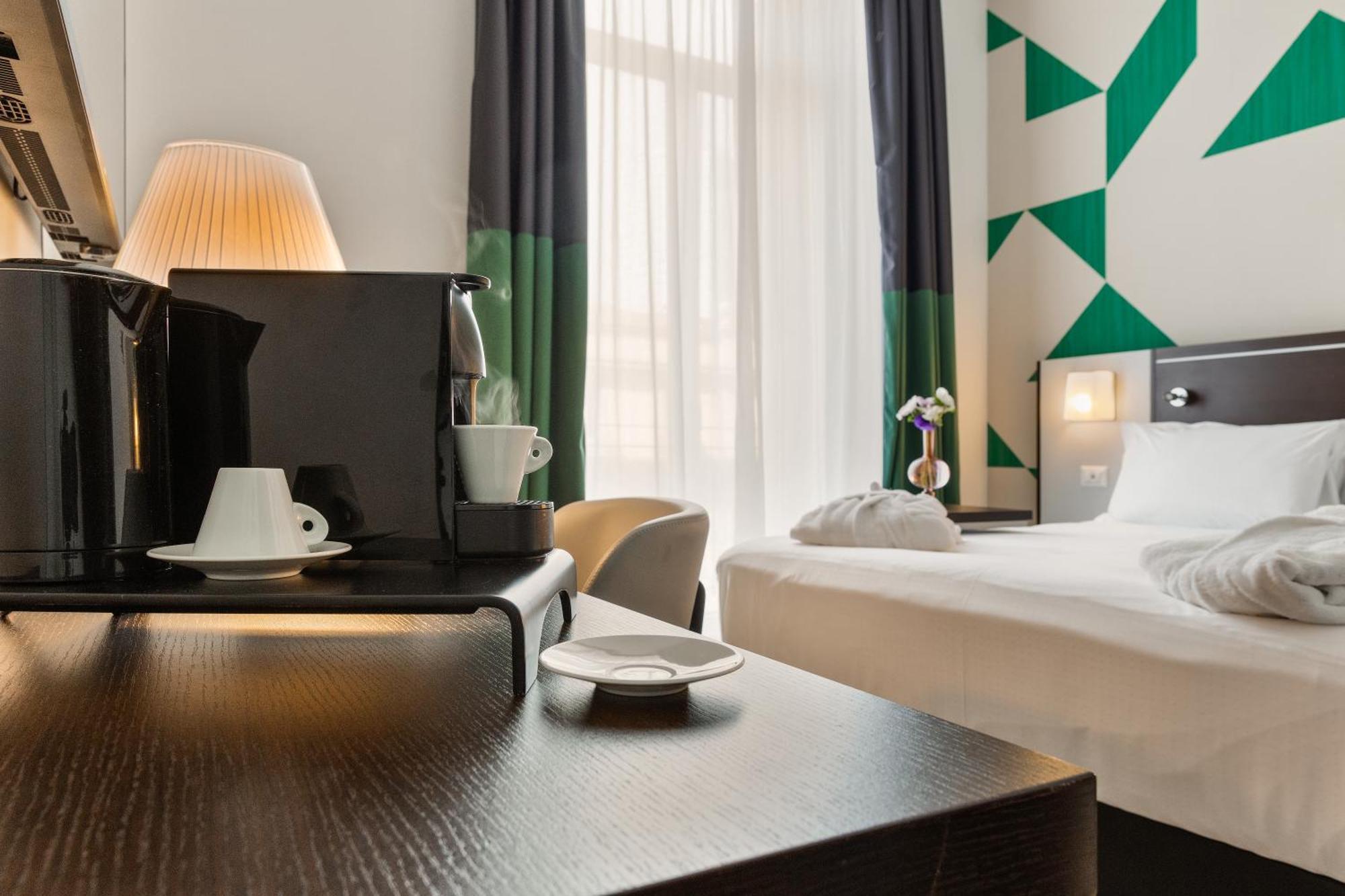 Mercure Napoli Centro Angioino Esterno foto