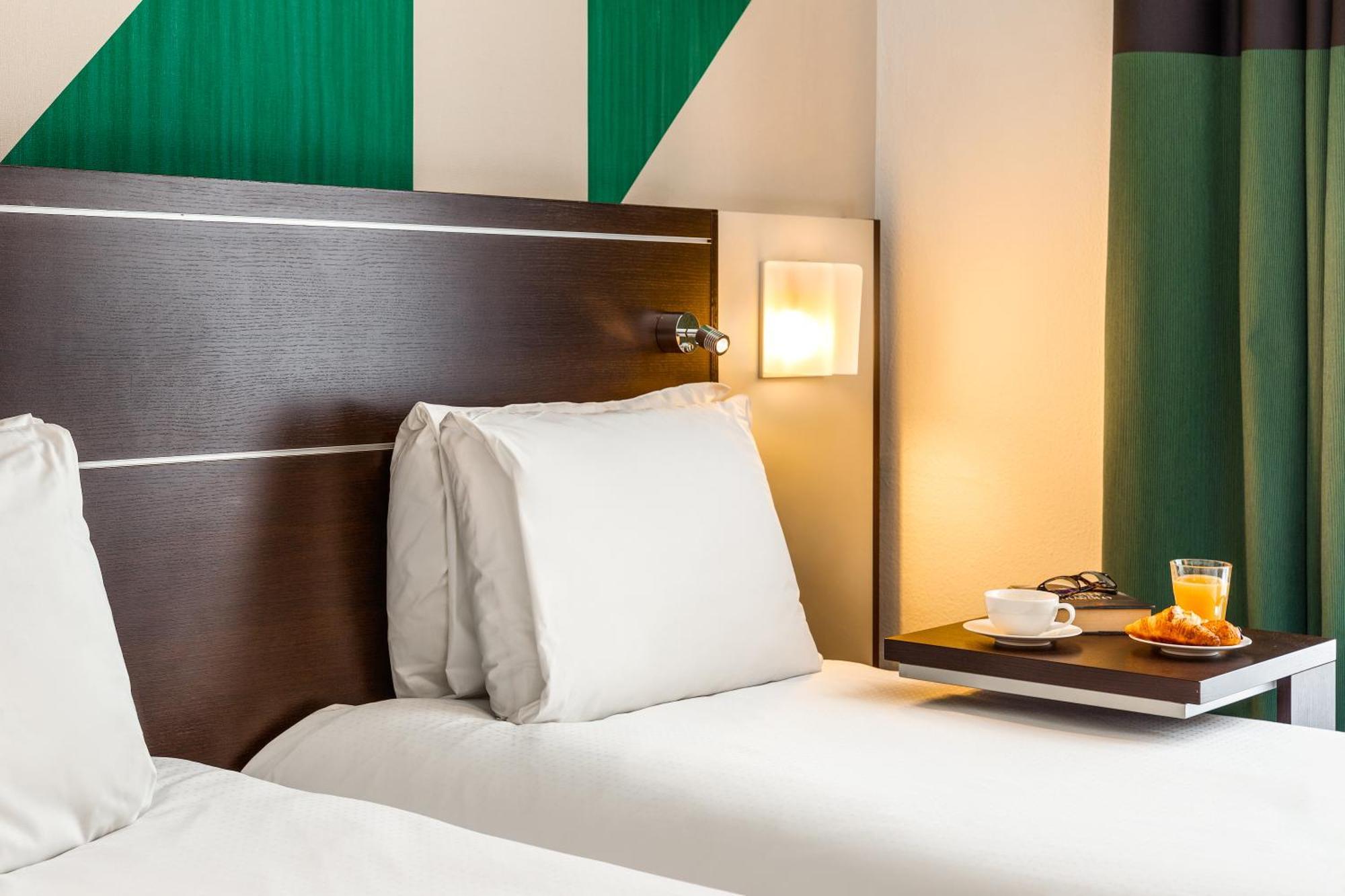 Mercure Napoli Centro Angioino Esterno foto