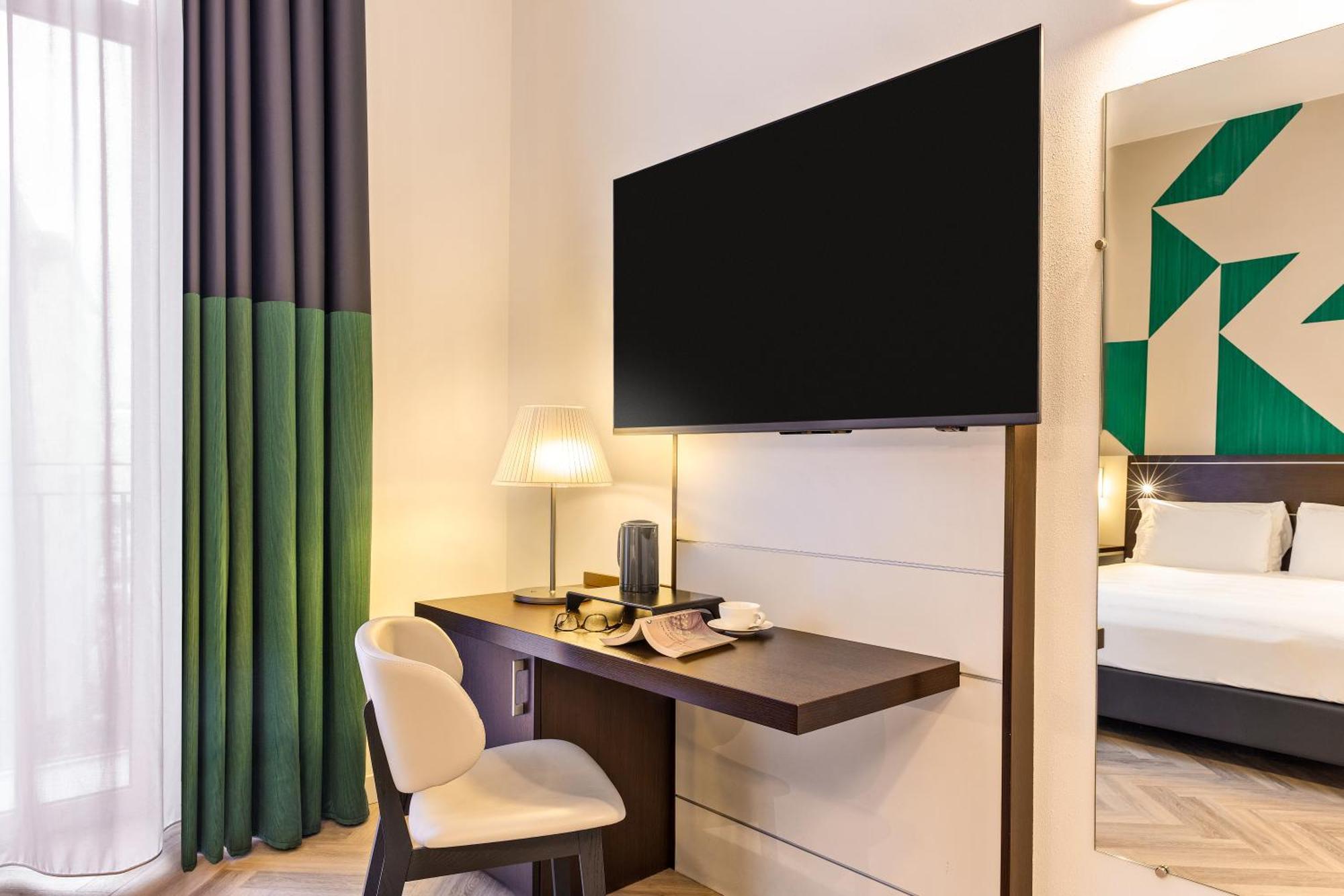 Mercure Napoli Centro Angioino Esterno foto