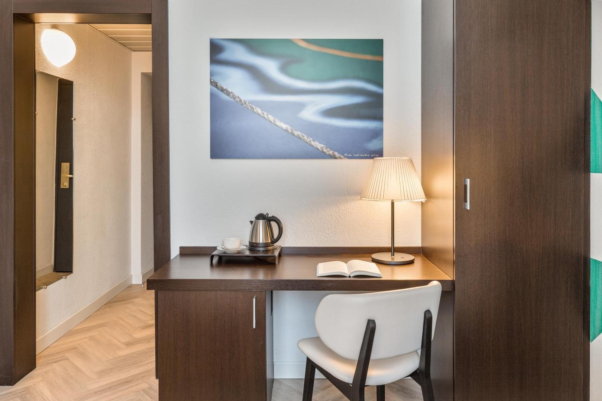 Mercure Napoli Centro Angioino Esterno foto