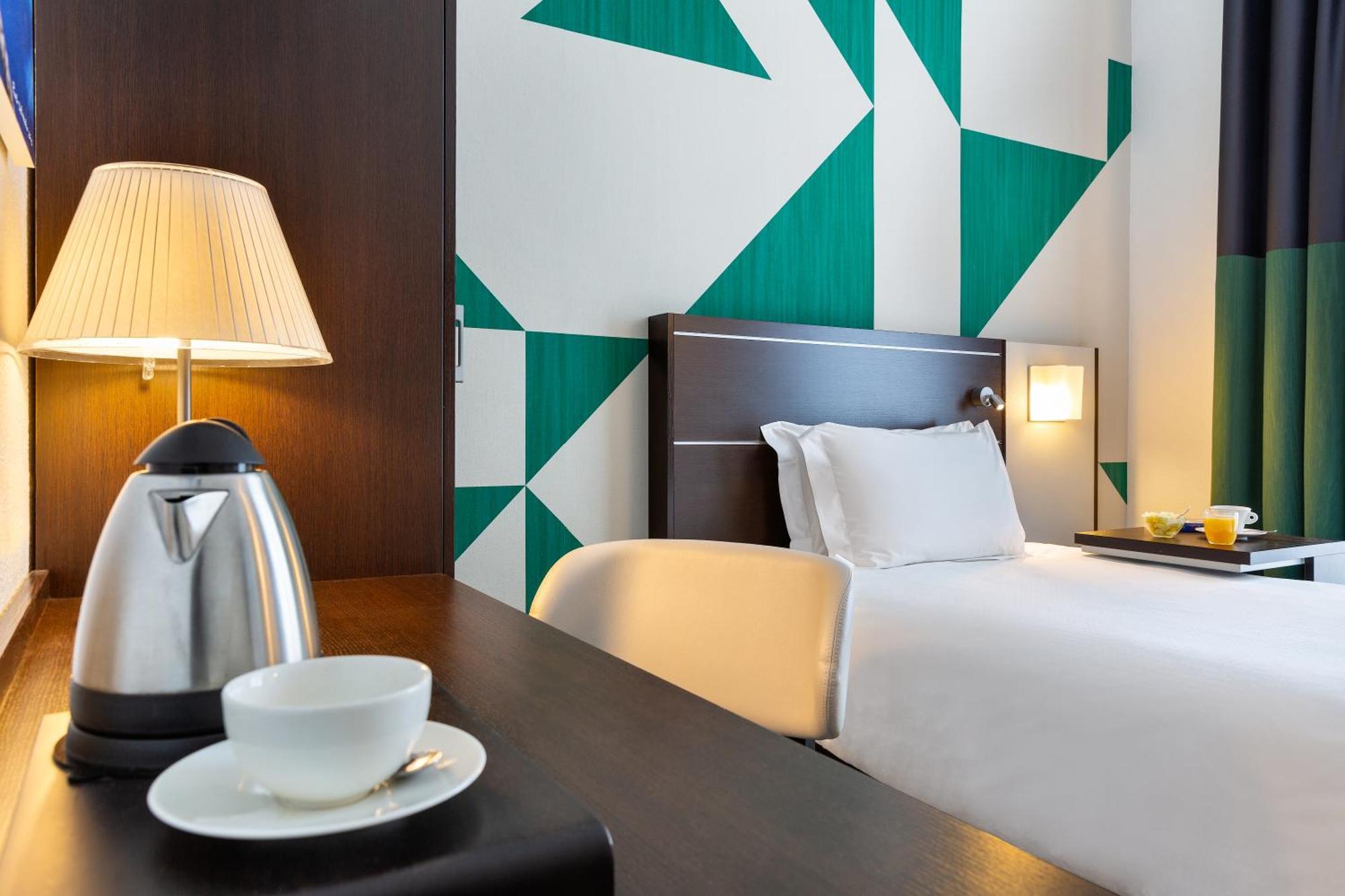 Mercure Napoli Centro Angioino Esterno foto