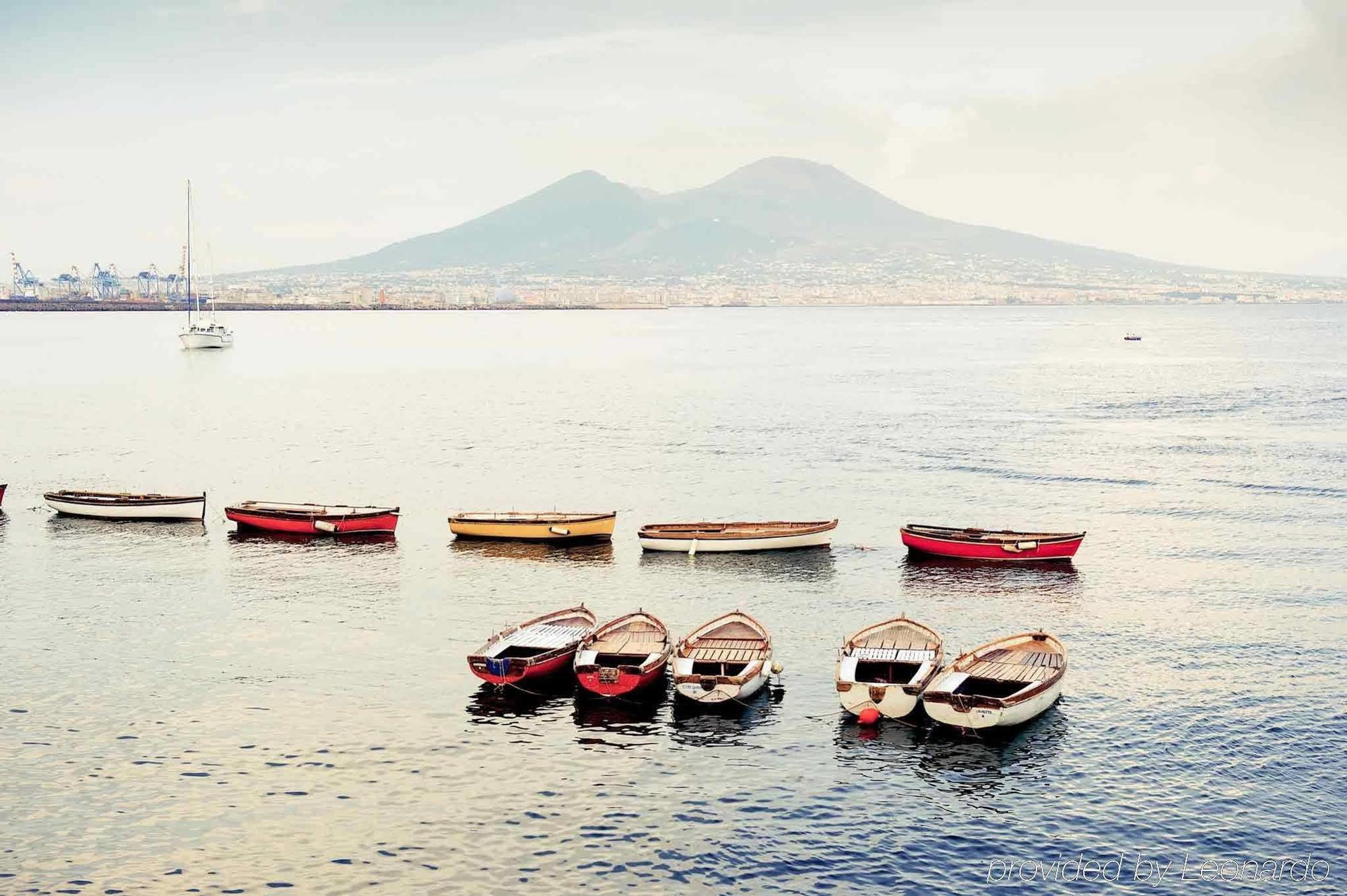 Mercure Napoli Centro Angioino Esterno foto