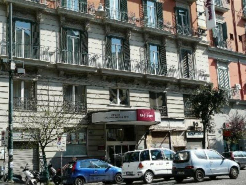 Mercure Napoli Centro Angioino Esterno foto
