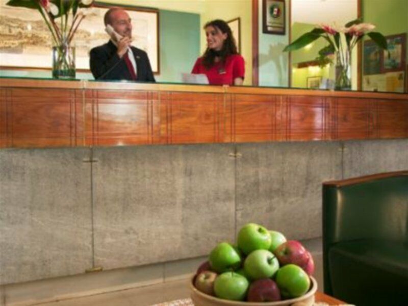 Mercure Napoli Centro Angioino Esterno foto