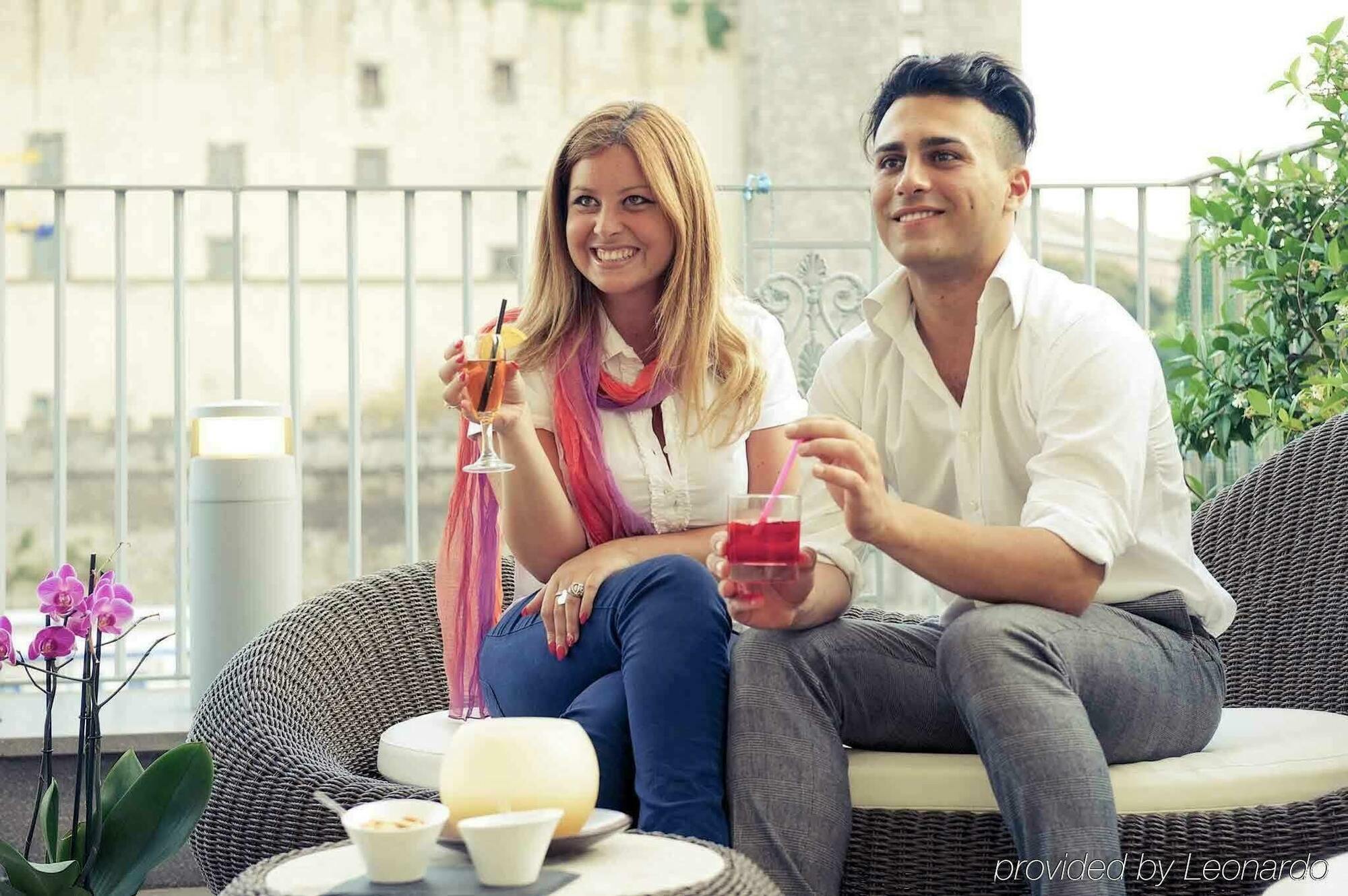 Mercure Napoli Centro Angioino Esterno foto
